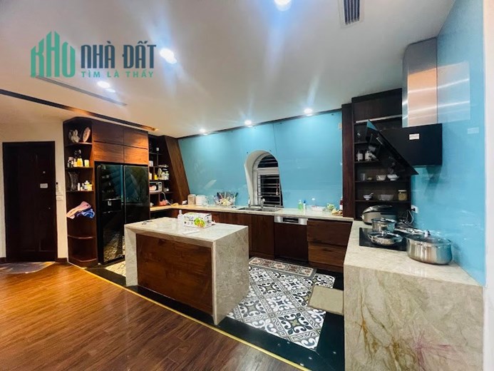 Bán gấp nhà mặt phố Nguyên Hồng, Vũ Ngọc Phan, Láng Hạ, Đống Đa, 100m2, 8 tầng, MT 11m Kinh doanh