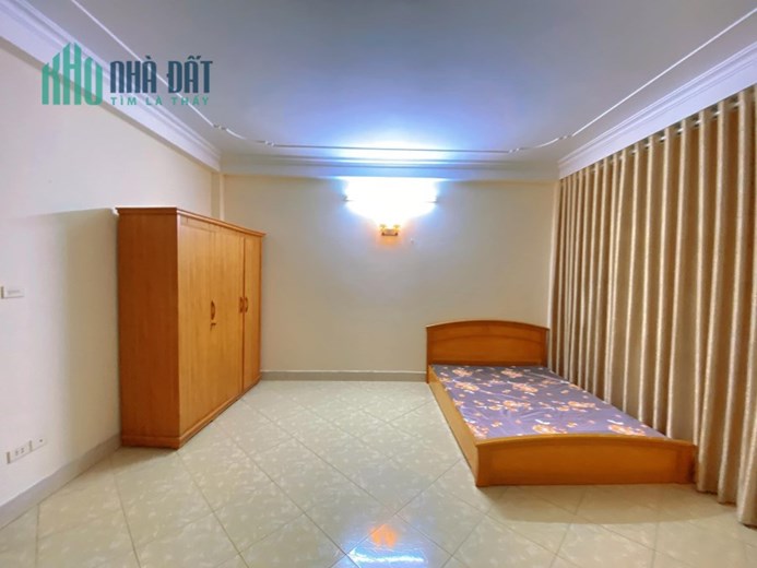 Sốc.Nhà lô góc Cầu Giấy 52m mặt tiền rộng 4,6m ô tô qua nhà, ngõ thông tứ tung, kinh doanh siêu