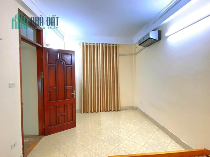 Sốc.Nhà lô góc Cầu Giấy 52m mặt tiền rộng 4,6m ô tô qua nhà, ngõ thông tứ tung, kinh doanh siêu