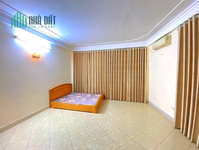 Sốc.Nhà lô góc Cầu Giấy 52m mặt tiền rộng 4,6m ô tô qua nhà, ngõ thông tứ tung, kinh doanh siêu