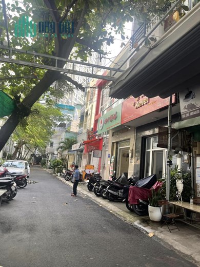 NHÀ CHÍNH CHỦ - GẦN LANDMART 81- KHU DÂN CƯ ĐỒNG BỘ - HẺM NHỰA 6M - AN NINH TUYỆT ĐỐI - 2MT TRƯỚC