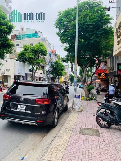 Sang shop quần áo mặt tiền Lê Văn Sỹ - HCM khu thời trang đông đúc vừa mới decor lại, (không sang