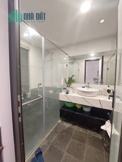 Bán gấp nhà mặt phố Nguyên Hồng, Láng Hạ, Đống Đa, 60m2, 5 tầng, MT 4.2m Kinh doanh 10x tỷ