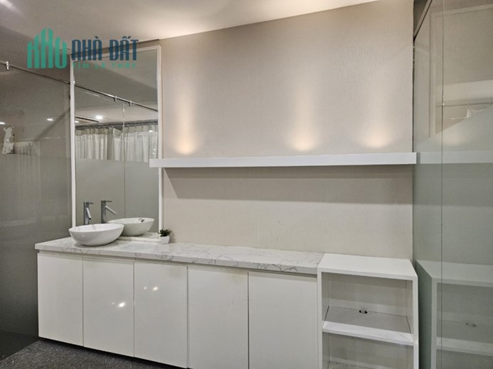 Cho thuê nhà riêng phố Trần Khát Chân, 100m x 7 tầng, 1 hầm, thang máy, ô tô tránh nhau, 60 triệu