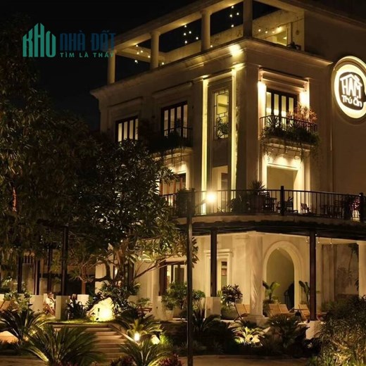 Cho thuê nhà MP Đường Thanh Niên, Tây Hồ, tổng DTich 600m , 3 mặt tiền gần 50m, giá 400 triệu