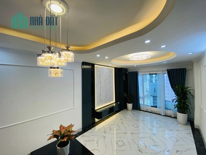 BÁN NHÀ phạm văn đồng OTÔ ĐỖ CỬA,VÀO NHÀ -GẦN PHỐ-NHÀ ĐẸP Ở NGAY 60M 5TẦNG 6.0 TỶ