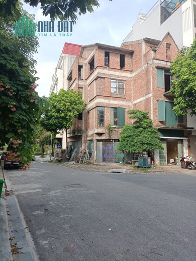 BÁN NHÀ LIỀN KỀ - VỈA HÈ RỘNG - DÂN TRÍ CAO - AN NINH TỐT - Ở CỰC SƯỚNG - VIEW CÔNG VIÊN
