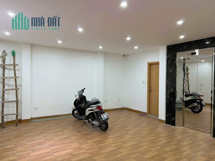 Bán Toà CC MiNI Khâm Thiên - 20m Ra Phố - Doanh Thu 700Tr/năm - 8 T, MT 6.6m, Giá 11.9 tỷ.