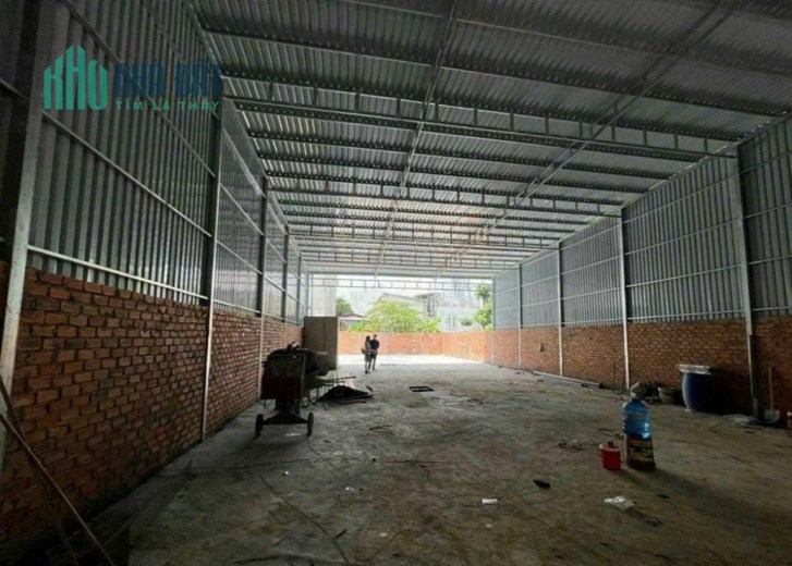 Cho thuê kho Lê Văn Lương, 10x30m, giá 25 triệu