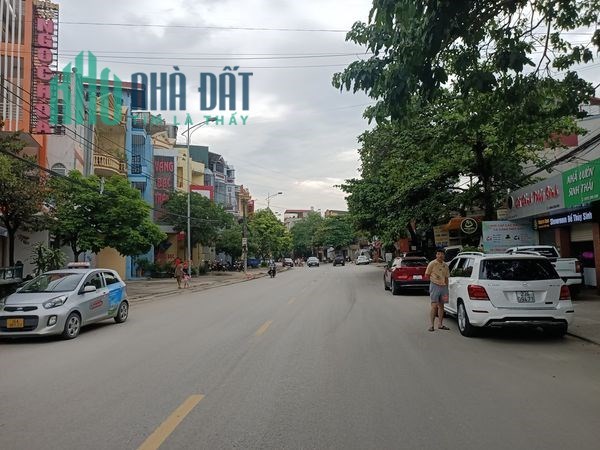 Bán nhà 2 tầng kinh doanh buôn bán Đỉnh Cao mặt tiền đường Nguyễn Trãi