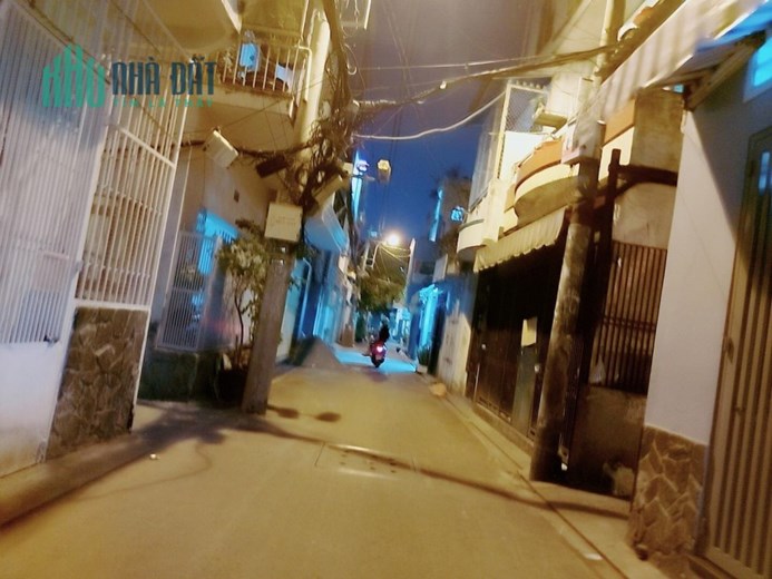 Bán gấp giảm sâu  nhà Lạc Long Quân P8 Tân Bình 26m2 giảm 700tr còn 2,6 tỷ