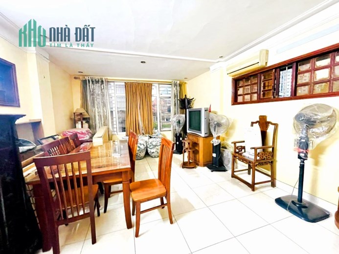 Bán nhà Nguyễn Phúc Lai, P Ô chợ dừa 58m2*5 Tầng giá 7.9 Tỷ