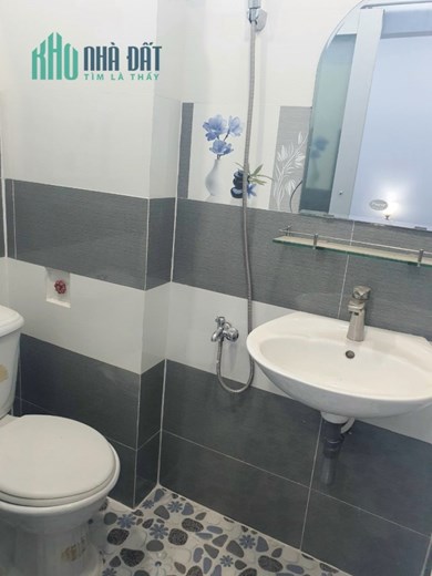 Nhà bán hẻm thông 1467 Phạm Thế Hiển P6Q8 - Giá : 2 Tỷ 750