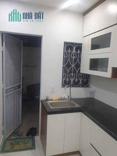 Tập thể bưu điện Hoàng Cầu tầng 1, thoáng trước sau Ở LUÔN, Ô tô.55m, .