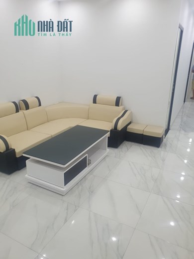 Tập thể bưu điện Hoàng Cầu tầng 1, thoáng trước sau Ở LUÔN, Ô tô.55m, .