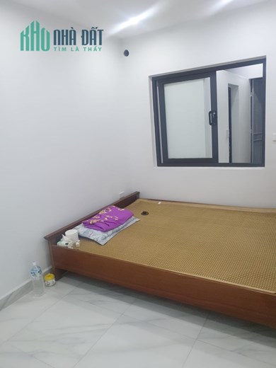 Tập thể bưu điện Hoàng Cầu tầng 1, thoáng trước sau Ở LUÔN, Ô tô.55m, .