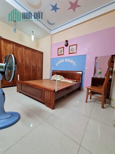 Nhà mặt phố thị trấn Đông Anh, vỉa hè, đường ô tô tránh, khu kinh doanh sầm uất 90m2 hơn 4 tỷ.