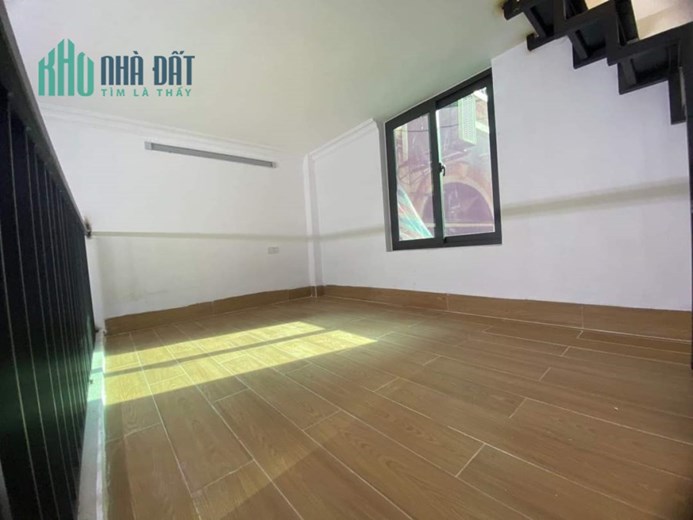 Bán nhà phố Mạc Thị Bưởi- nhỉnh 1 tỷ có ngay hộ khẩu HN -ô tô cách 20m- tặng full nội thất- gần