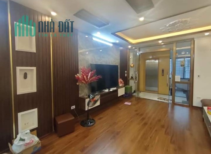 Nhà Trần Cung Cầu Giấy 60m, Mt 5.6m giá 12 tỷ, phân lô, ô tô 0343564283