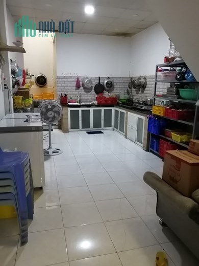 Sang nhượng mặt bằng trống Số 87, đường số 37, phường Tân Quy, Quận 7- Diện tích: 4 x 20 m, 3wc, 2