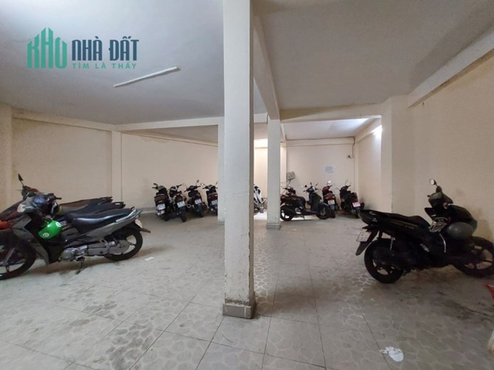 -	Bán gấp căn hộ DV 200m2 Hẻm xe hơi Vườn Lài Tân Phú chỉ 18,5 tỷ.