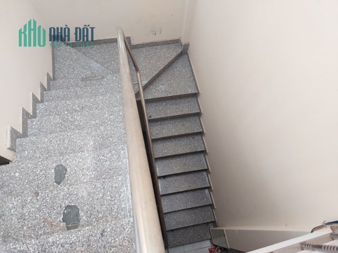 -	Bán gấp căn hộ DV 200m2 Hẻm xe hơi Vườn Lài Tân Phú chỉ 18,5 tỷ.
