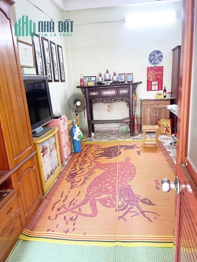 Bán nhà Tô Hoàng - Hai Bà Trưng 70 * 3 Tầng sổ đủ  giá 3.7 Tỷ