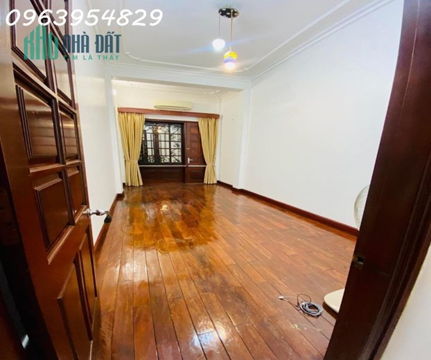 BÁN NHÀ ĐÊ LA THÀNH, QUẬN ĐỐNG ĐA, 25M RA MẶT PHỐ, BA GÁC ĐỖ CỬA, 2 THOÁNG, NGÕ THÔNG, CHỈ 6.9 TỶ
