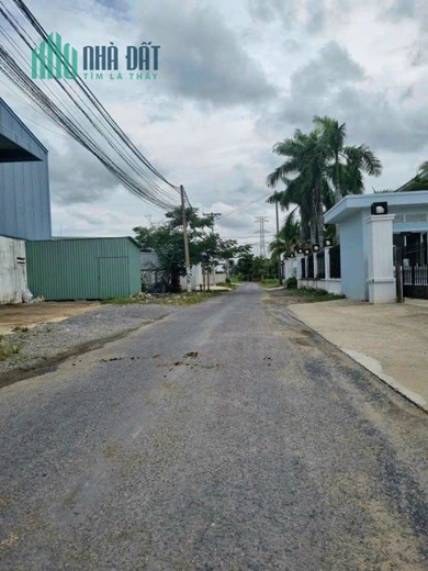 BÁN XƯỞNG XÂY SẴN Ở TỈNH LỘ 825, ĐỨC HÒA