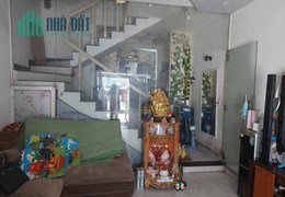Nhà Lê Đình Lý kiệt 5m Ô tô đậu cửa, 43m2, 2 tầng sạch đẹp, 3.2 tỷ