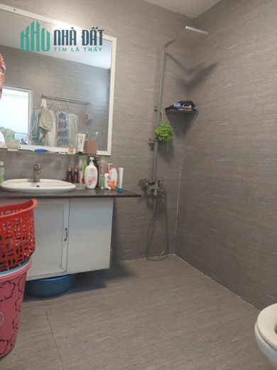 Nhà Lê Đình Lý kiệt 5m Ô tô đậu cửa, 43m2, 2 tầng sạch đẹp, 3.2 tỷ