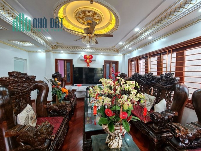 Siêu phẩm có 1.0.2 Tư Đình, lô góc, thang máy, nội thất VIP, ô tô, 70m2 x7T, MT 7.8m, giá 15 tỷ