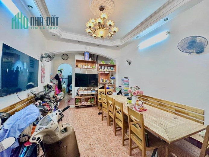 Nhà bán 4 Tầng BTCT , 50m2 , Sát HXH, Lê Văn SỸ Phú Nhuận , Giá 7.6 Tỷ .