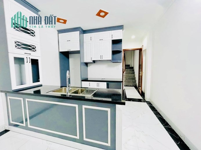 Siêu Đẹp  Ô TÔ – TM - NHÀ MỚI Hoàng Quốc Việt 40mx7T bán 7 TỶ5