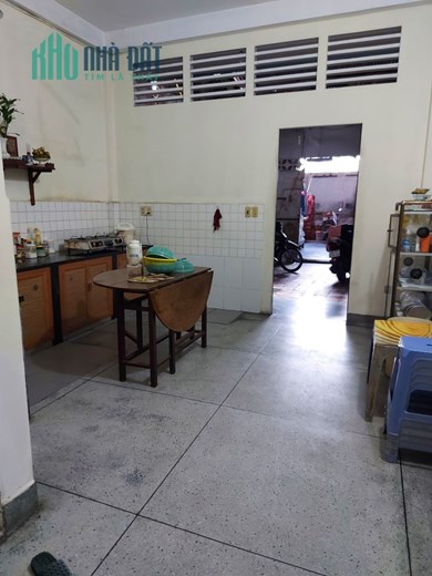 Bán nhà MT Trần Quý Cáp DT 9x35m. Nhà chưa qua đầu tư, vỉa hè 4m