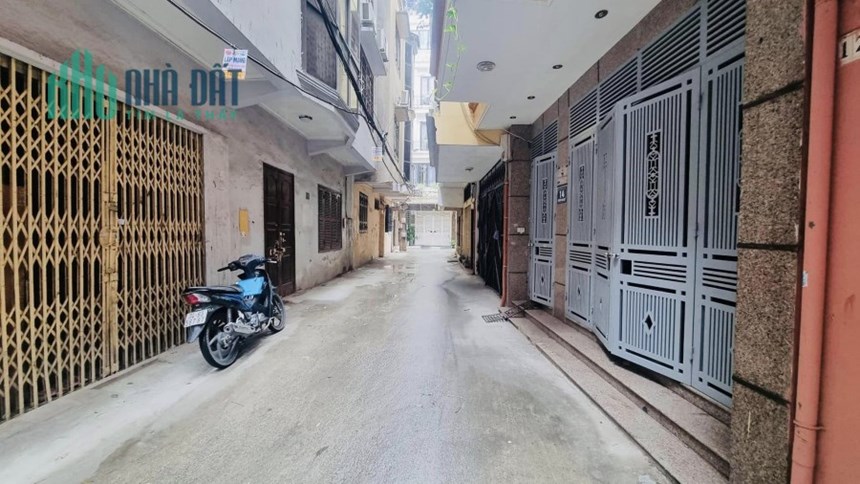 Bán Nhà Hoàng Cầu - Trần Quang Diệu, Đống Đa. Oto Đỗ Cửa. Gần Công Viên, Hồ Điều Hoà. Sổ Đỏ A4,