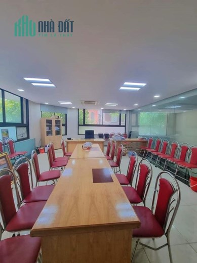 ( O94 lO7 l689. Mr Anh Đức ) BÁN BUILDING: Đẹp nhất Dịch Vọng 97m, 9 tầng thang máy, 3 ô tô đỗ cửa.