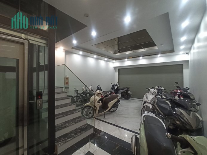 BÁN NHÀ ÁI MỘ  GẦN CV BỒ ĐỀ OTO VÀO NHÀ THANG MÁY