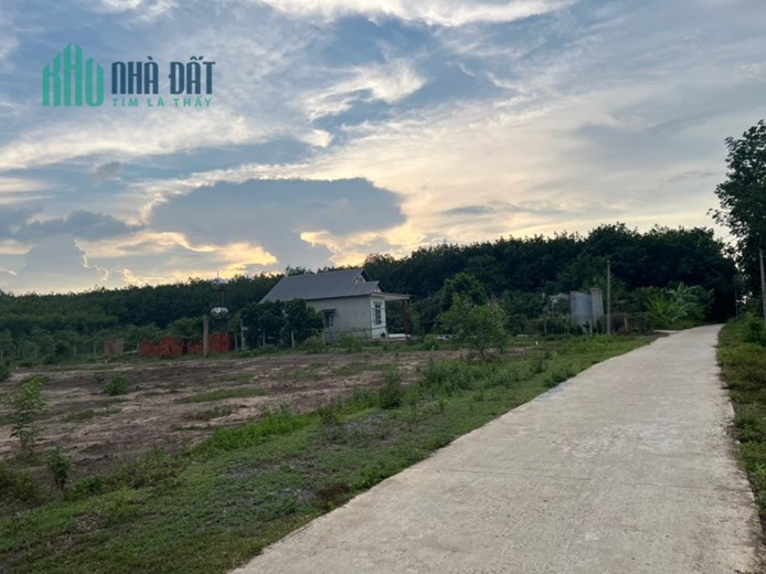Bác Quyên đang cần tiền bán miếng đất thổ cư giá 291 triệu
