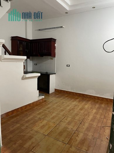 Bán nhà đẹp ở ngay Hào Nam 35m2 x 5T, MT4m, nhỉnh 4 tỷ, gần phố, ngõ nông