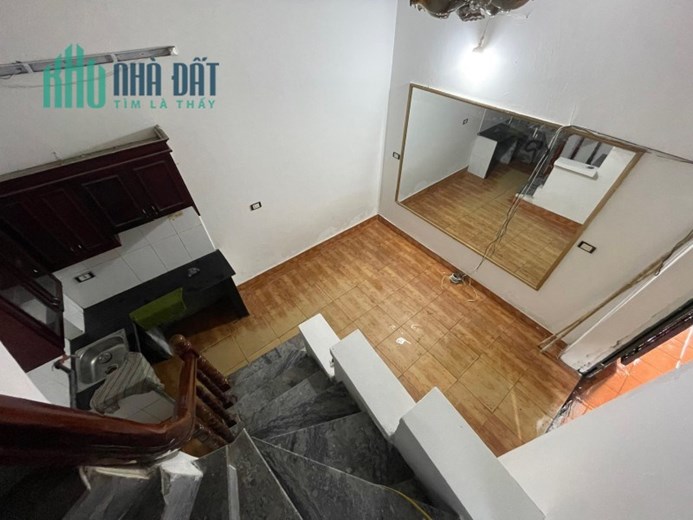 Bán nhà đẹp ở ngay Hào Nam 35m2 x 5T, MT4m, nhỉnh 4 tỷ, gần phố, ngõ nông