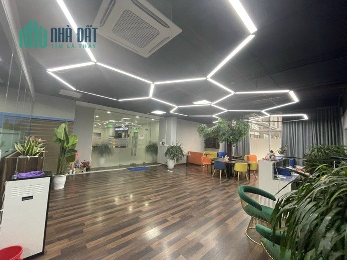 Cho thuê văn phòng 500m2, 1000m2 Việt Đức Complex, giá rẻ nhất quận Thanh Xuân