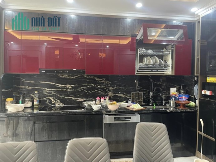57m 6 Tầng Mặt Tiền 5.6m Mặt Phố Quan Hoa Cầu Giấy. Vị Trí Cực Đẹp. Vỉa Hè Kinh Doanh Đỉnh. Giá
