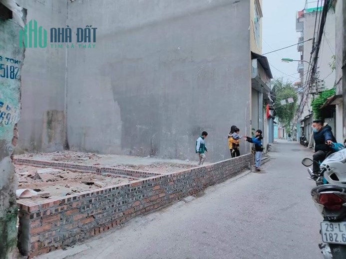 CHÍNH CHỦ  Cần Bán Lô Đất Đẹp VỊ Trí Tại  Ngõ 26 Phố Tư Đình