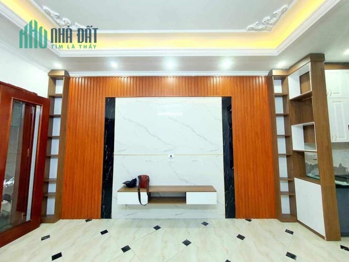 Bán nhà Mai Hương - Bạch Mai 33m, 5 tầng, xây mới, gần nhiều trường Đh, tiện ích vô số.