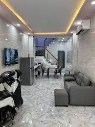 Do nợ ngân hàng nên gia đình cần bán gấp căn nhà ở Quận 10, TP.HCM