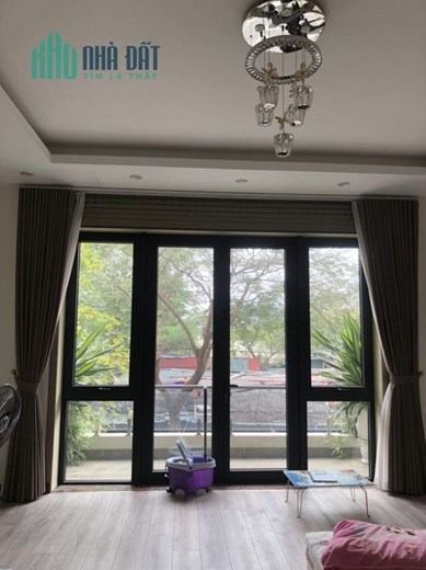 CẦN CHO THUÊ MẶT SÀN 100M2 TỨ HIỆP KINH DOANH GIÁ 8 TRIỆU/THÁNG.