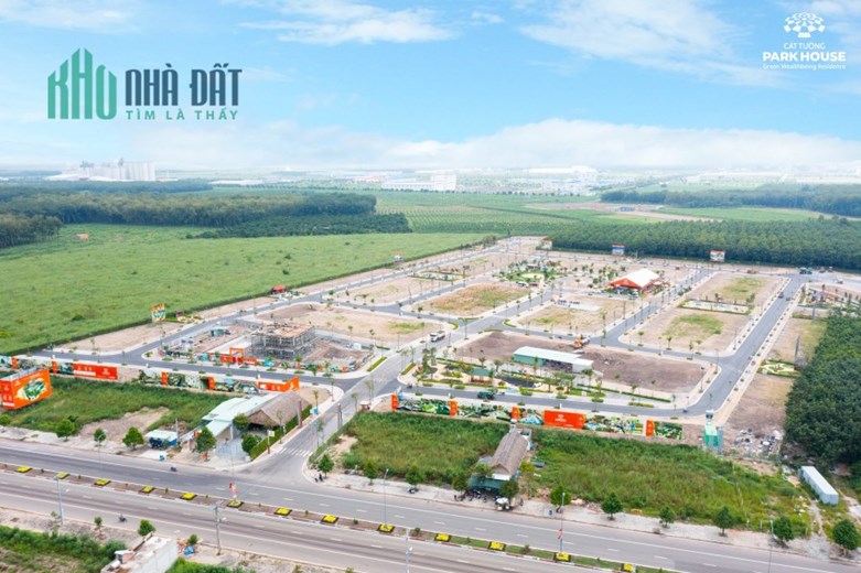 Đất nền dự án ngay trung tâm hành chính Chơn Thành.
Trả trước 240tr còn lại góp trong 4 năm.