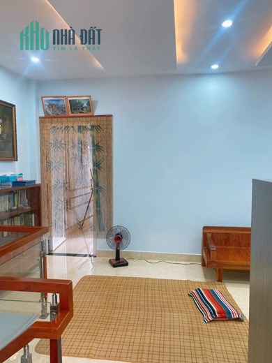 Nhỉnh 6 tỷ Tl - Quận 3 - Lê Văn sỹ - Ngang gần 5 m vuông vức - FULL nội thất .