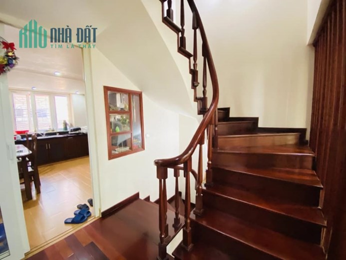 49m 6 Tầng Mặt Tiền 11m Nhỉnh 10 Tỷ Lô Góc Ô Tô 16 Chỗ Dừng Đỗ Ngày Đêm Phố Nguyễn Văn Huyên Cầu